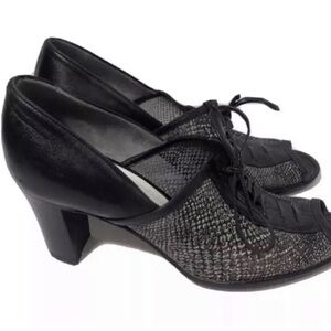 M Visconti vintage black lace up heels. Size 37.